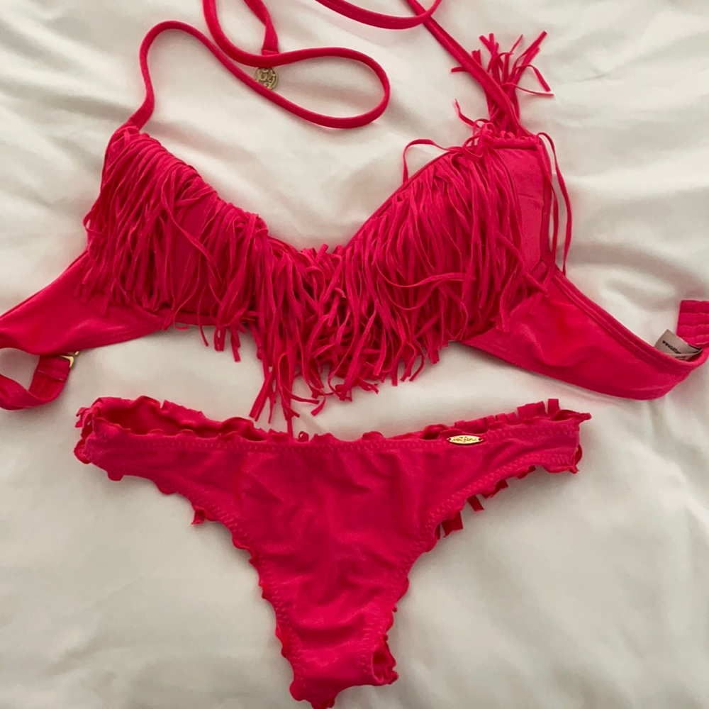 Lulie Fama tiny bikini